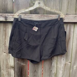 I love Ronson shorts sz. 8 NWT